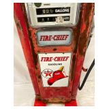 CLOSEUP W/ ORIG. PORC. PUMP PLATES