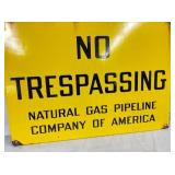 MEASURES 20X14 NO TRESPASSING