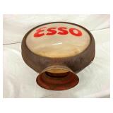 CLOSEUP BASE PUMP GLOBE