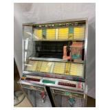 NICE WORKING JUKE BOX MODEL 222