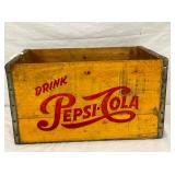 BACKSIDE VIEW DRINK PEPSI COLA CRATE