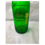 CLOSE UP BACKSIDE W/SQUIRT BOY 