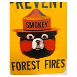 CLOSE UP PLASTIC SIGN W/SMOKEY THE BEAR 