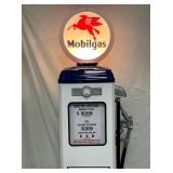 CLOSEUP W/ LIGHTED GLOBE