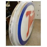 SIDE VIEW TRUE VALUE SIGN