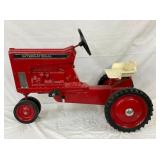 ERTL INTERNATIONAL PEDAL TRACTOR