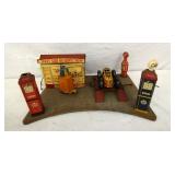 MARX TIN LITHO STATION W/ CAR