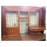 CLOSE UP BACKSIDE IRON BARS 