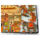 CLOSE UP VIEW ANIMALS & CHARACTERS