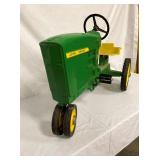FRONT VIEW JOHN DEERE PEDAL TRACTOR