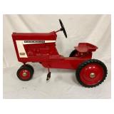 ERTL FARMALL 806 PEDAL TRACTOR
