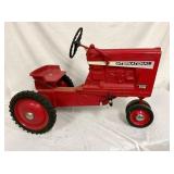 FARMALL INTERNATIONAL 856 ERTL TRACTOR