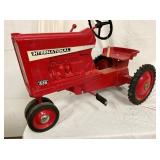 FARMALL INTERNATIONAL TRACTOR