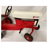 CLOSEUP SIDE 2 FARMALL