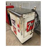 RIGHTSIDE 7UP BOX 33X38