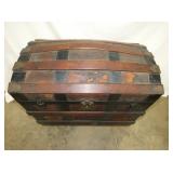 VIEW 2 CLOSEUP TRUNK