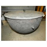 20G. EARLY CAST STEW POT W/ LID