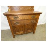 VIEW 2 CLOSE UP BOTTOM OAK WASHSTAND