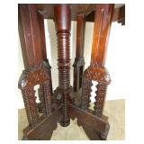 VIEW CLOSE UP BOTTOM W/CARVINGS