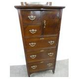 VIEW 4 CLOSE UP BASE LINGERIE CHEST