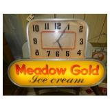 NICE LIGHTUP MEADOW GOLD CLOCK 25X17 