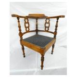NICE VINTAGE CORNER CHAIR