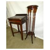 VIEW 3 AMERICAN DREW DESK, FERN STAND