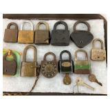 VIEW 3 NICE COLLECTION EARLY LOCKS