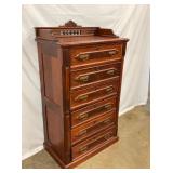 NICE WALNUT CHEST