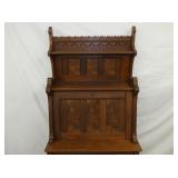 CLOSEUP TOP WALNUT DESK