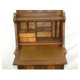 CLEAN WALNUT VINTAGE DESK