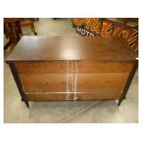 BACKVIEW BLANKET BOX