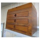 CLOSEUP W/ SOME COSTUME JEWELRY