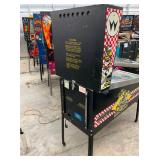 BACKVIEW PINBALL MACHINE