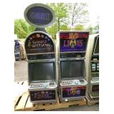 4 SLOT MACHINES