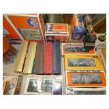 COLLECTION LIONEL TRAIN ITEMS
