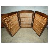 UNUSUAL DIVIDER/SCREEN