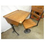 CHILDS EARLY SCHOOL DESK