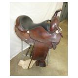 NICE WESTERN ROPING SADDLE