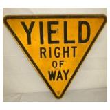 HEAVY EMB. REFECTIVE YIELD SIGN