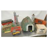 LIONEL TRAIN ASSESSORIES