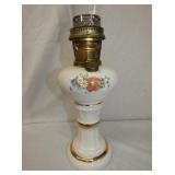 CLOSEUP ALADDIN OIL LAMP
