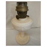 CLOSEUP ALADDIN OIL LAMP