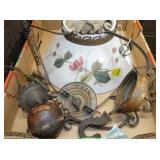 CLOSEUP NICE VINTAGE OIL LAMP