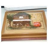 CLOSEUP COCA COLA CLOCK