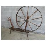 CLOSE UP VIEW SPINNING WHEEL