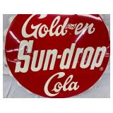 CLOSEUP VIEW GOLDEN COLA