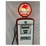 W/ MOBILGAS GLOBE