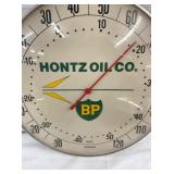 CLOSEUP VIEW THERMOMETER