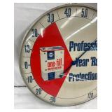 CLOSEUP VIEW THERMOMETER